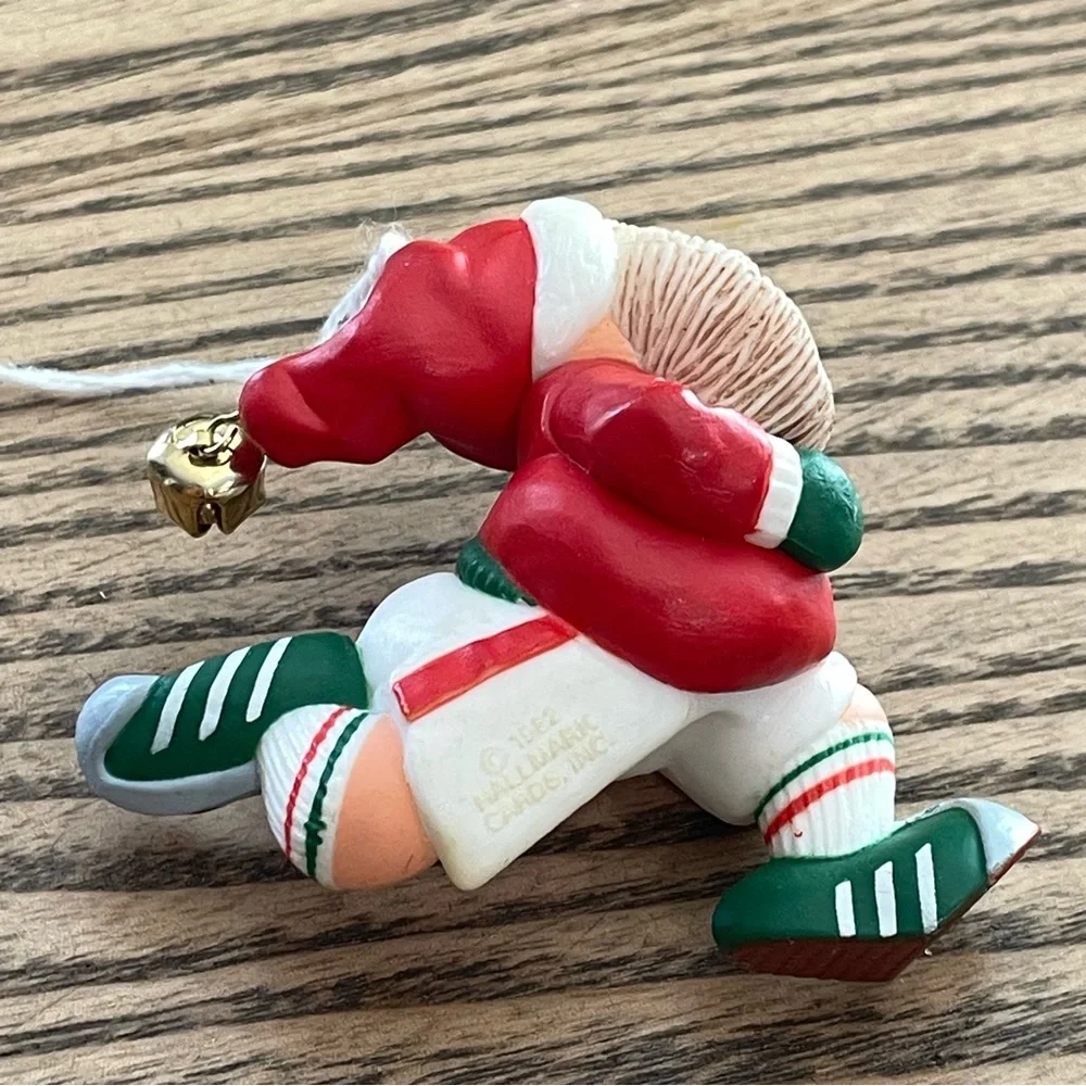 Vintage‎ Hallmark Santa Jogging 1982 Christmas Ornament